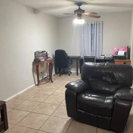Great Getaway 2 Story Home! Harlingen Tx Dış mekan fotoğraf