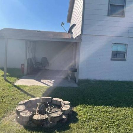 Great Getaway 2 Story Home! Harlingen Tx Dış mekan fotoğraf