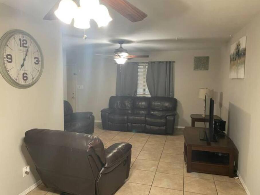 Great Getaway 2 Story Home! Harlingen Tx Dış mekan fotoğraf