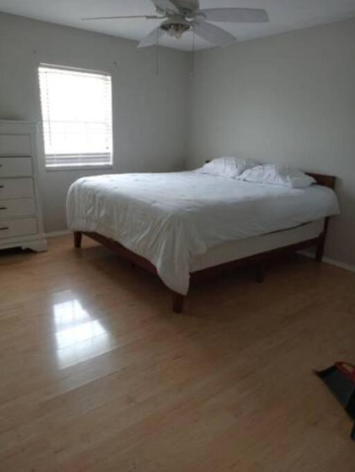 Great Getaway 2 Story Home! Harlingen Tx Dış mekan fotoğraf
