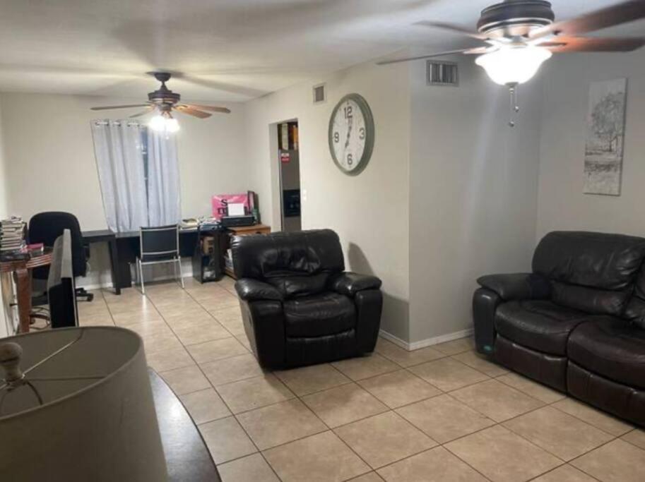 Great Getaway 2 Story Home! Harlingen Tx Dış mekan fotoğraf