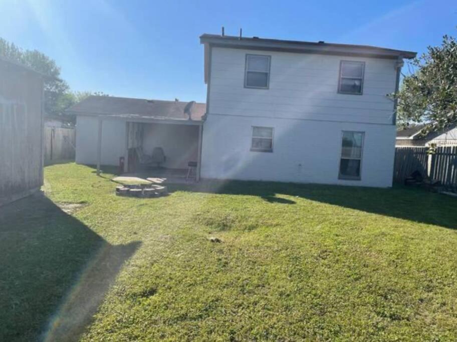 Great Getaway 2 Story Home! Harlingen Tx Dış mekan fotoğraf